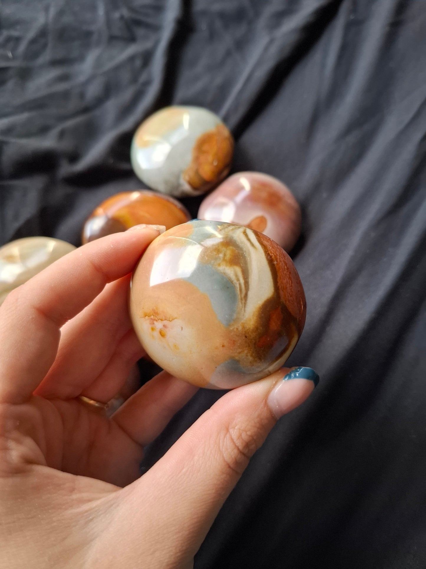 Polychroom jaspis handsteen nr6