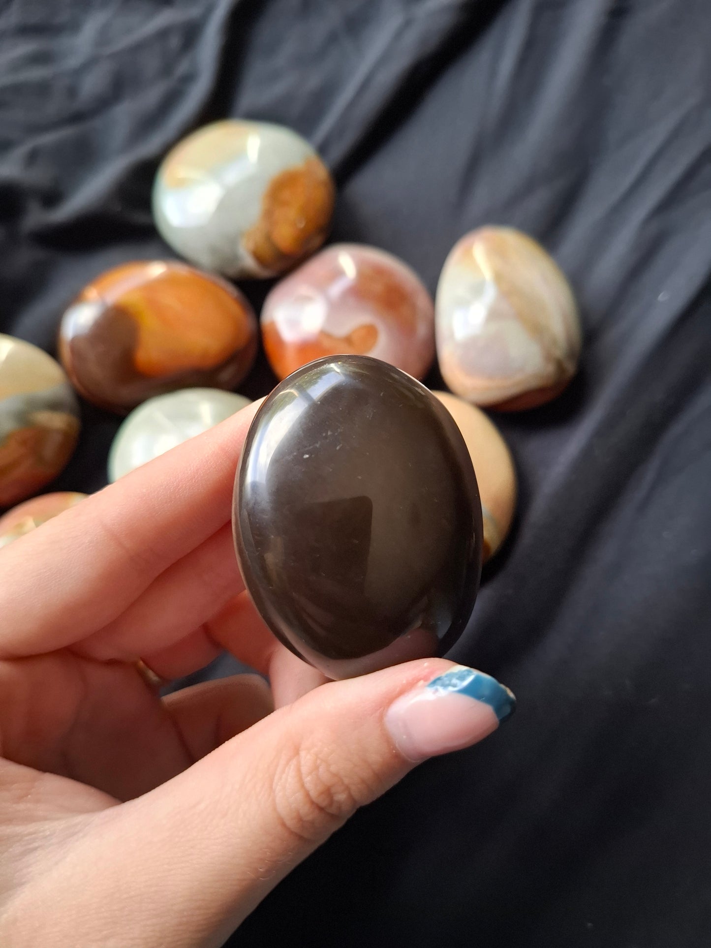 Polychroom jaspis handsteen nr4