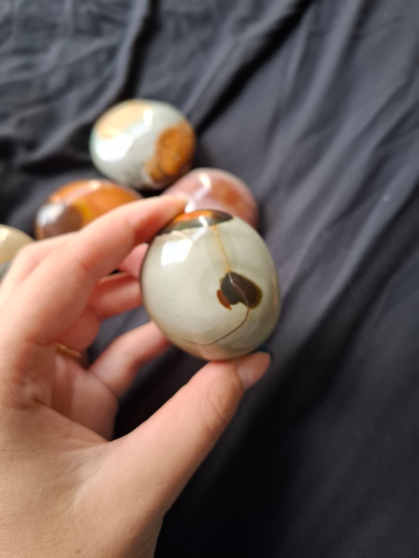 Polychroom jaspis handsteen nr7