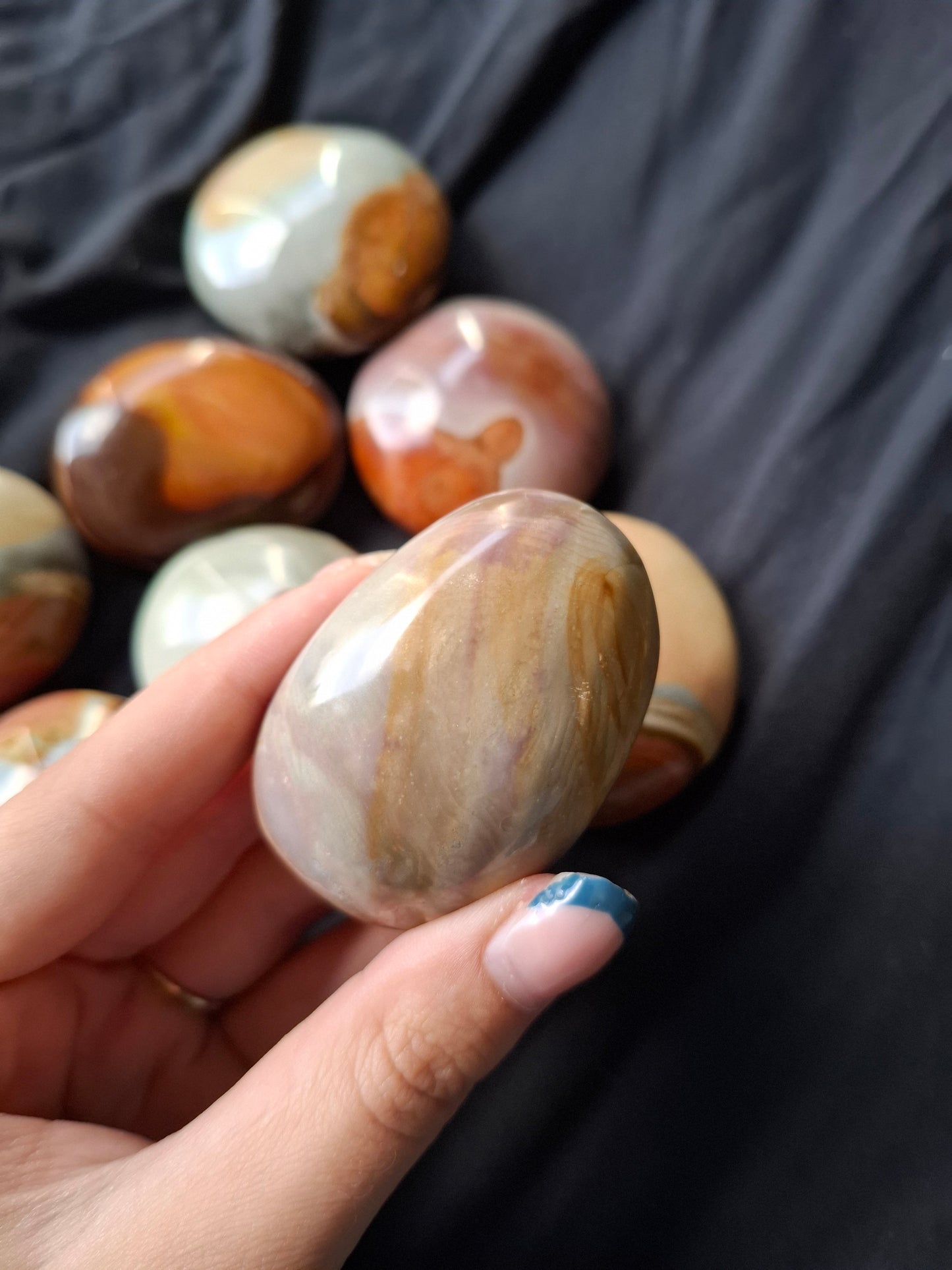 Polychroom jaspis handsteen nr5