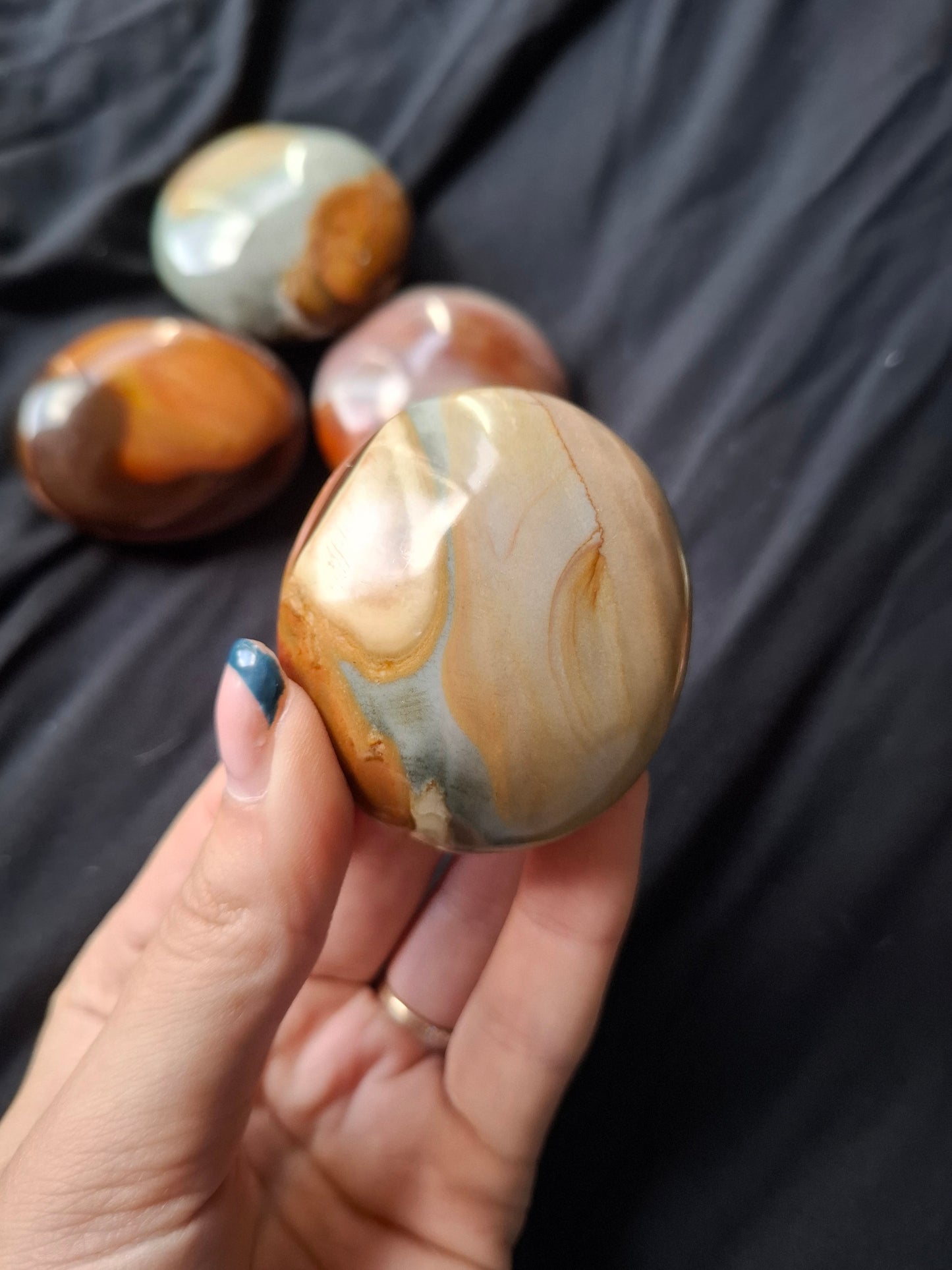 Polychroom jaspis handsteen nr9