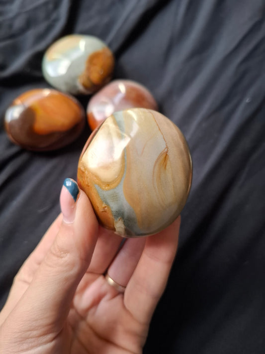 Polychroom jaspis handsteen nr9