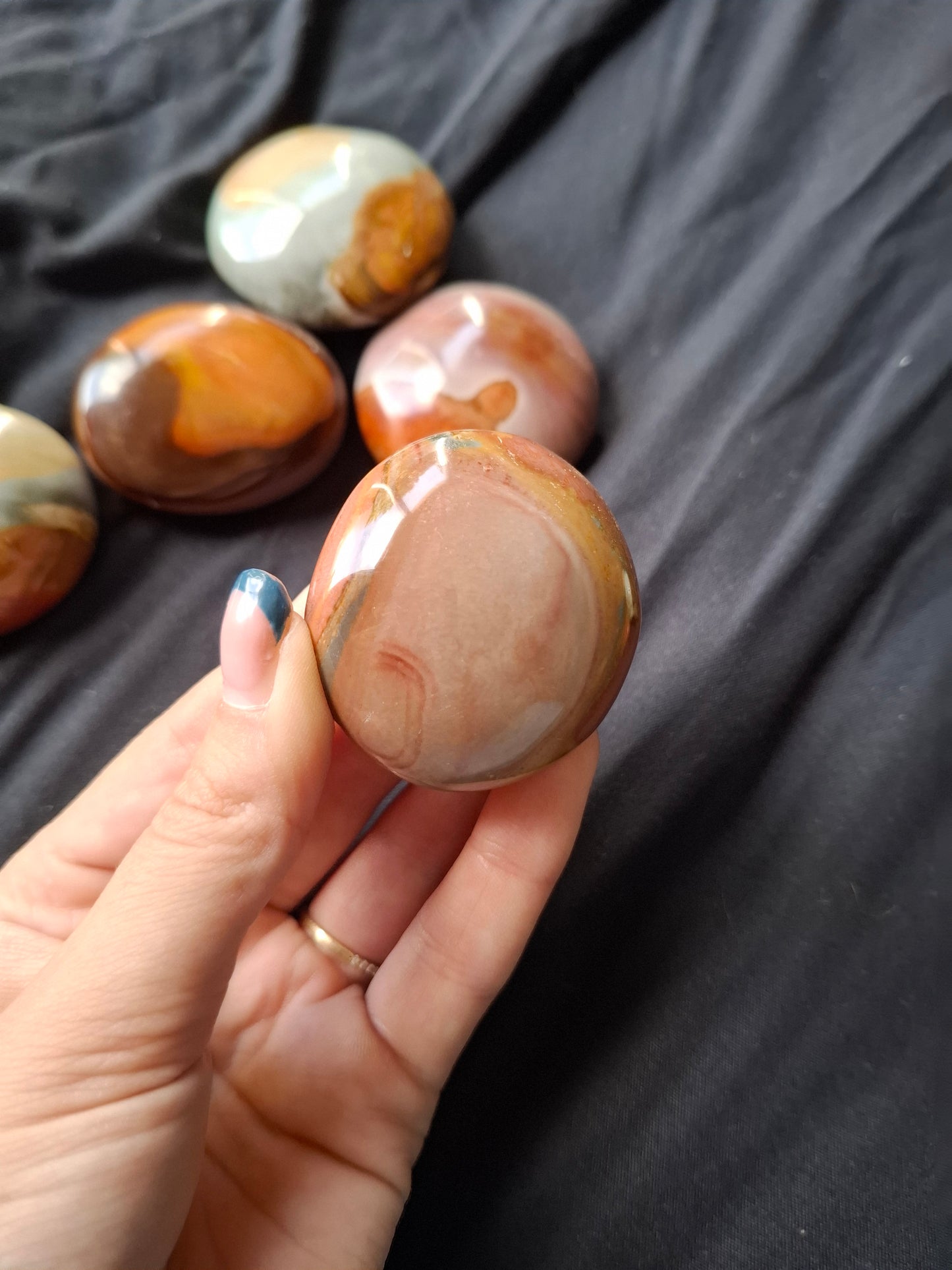 Polychroom jaspis handsteen nr8