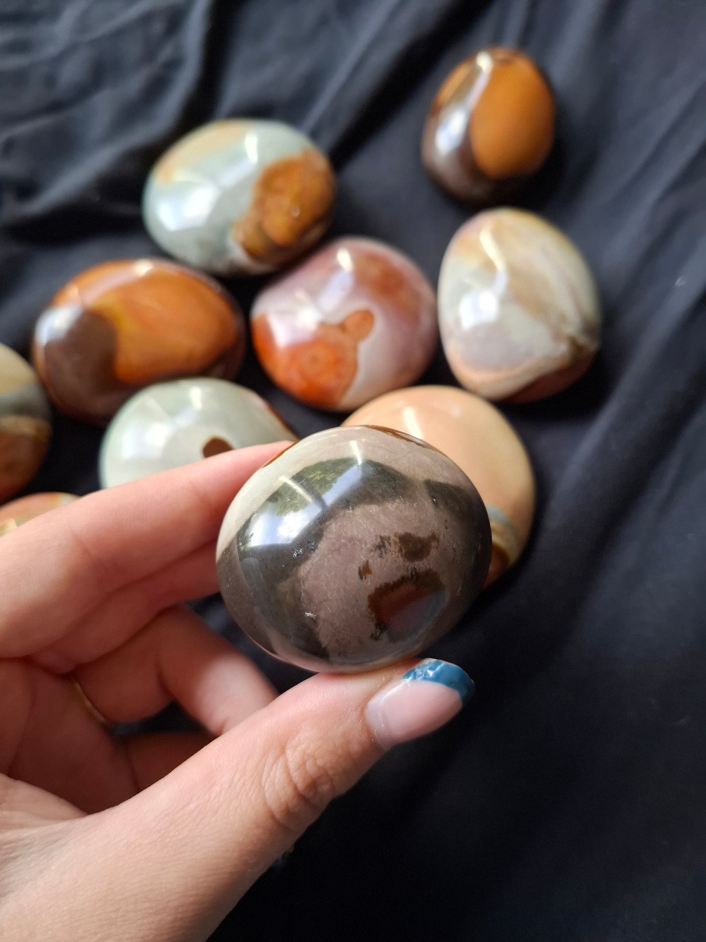 Polychroom jaspis handsteen nr3