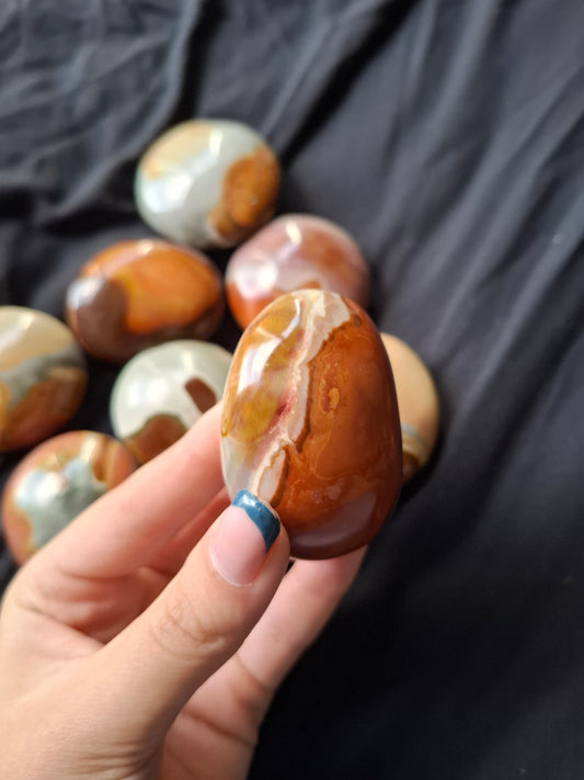 Polychroom jaspis handsteen nr5